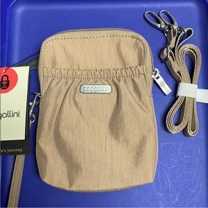 NWT Baggallini "Bryant" Crossbody/Wristlet Purse